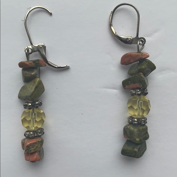 Artisan Crafted Stone Neckless & Pierce Earrings - Picture 2 of 7